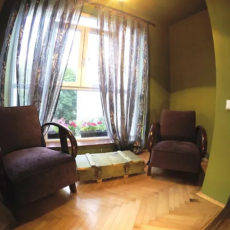 National Arena Stadium Flat 5 *